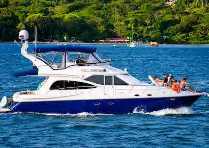 Luxury yach tour Flamingo Costa Rica